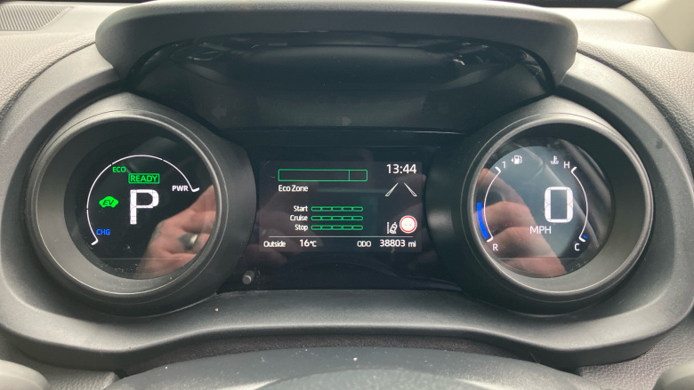 Toyota Yaris 1.5 Hybrid Design 5dr CVT Hybrid Hatchback